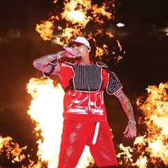 Chris Brown Completes Rare Three-Peat Atop Monthly Boxscore Charts