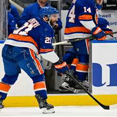 Kyle Palmieri exits with lower-body injury in major Islanders concern
