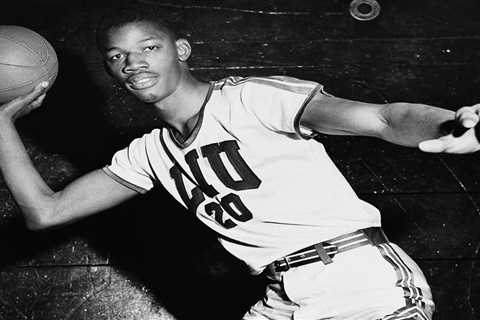 The young hoopsters and violent mobsters who first stained basketball with scourge of gambling