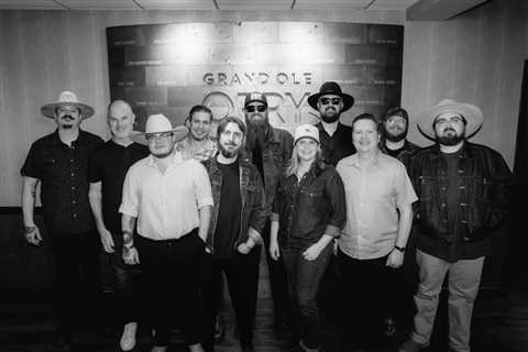 Country-Rock Band 49 Winchester Signs With MCA’s Lucille Records