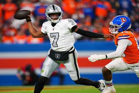 Broncos’ stout defense keeps Raiders in check to win seventh straight game