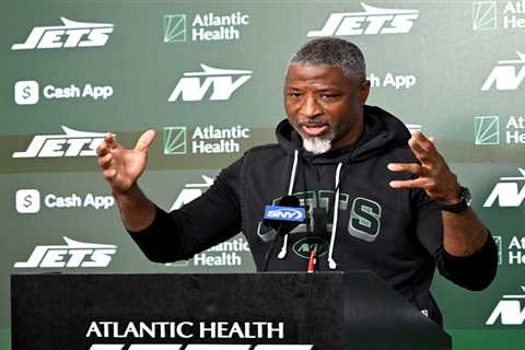 Aaron Glenn bristles over report on Garrett Wilson injury in tense exchange with media