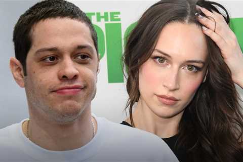 Pete Davidson's Girlfriend Elsie Hewitt Details '24/7' Pregnancy Pain