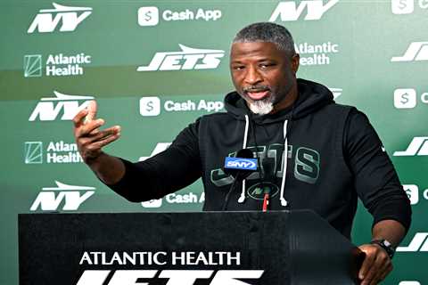 Aaron Glenn isn’t helping his Jets cause with needless media battles