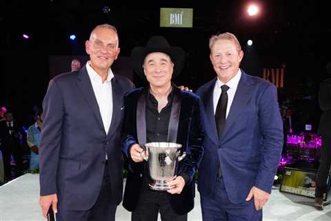 Clint Black Honored as BMI Icon During BMI Country Awards: ‘Truly Humbling’