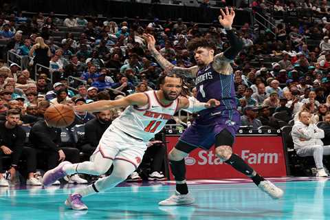 Knicks demolish Hornets to keep control of NBA Cup destiny