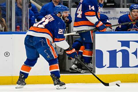 Kyle Palmieri exits with lower-body injury in major Islanders concern