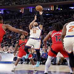 Knicks breeze past Raptors in latest glimpse of home dominance