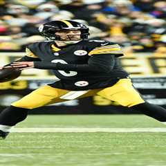 Aaron Rodgers calls out Steelers receivers after lopsided loss to Bills