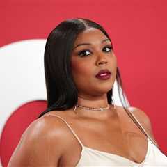 Lizzo Dancers Push for Trial in Sex Harassment Case: Banana Incident Was Not ‘Creative Expression’