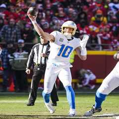 NFL Week 16 early predictions, odds: Best bets, picks to target before lines move