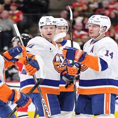 Islanders end 2025 on high note with thrilling shootout win over Blackhawks