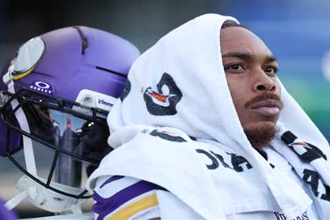 Justin Jefferson bails on media after career-worst game as Vikings season turns ugly