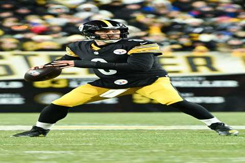 Aaron Rodgers calls out Steelers receivers after lopsided loss to Bills