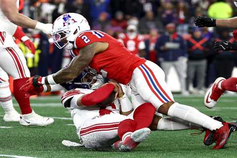 Troy Aikman troubled by Jaxson Dart’s play style as QB endures another crushing hit in injury return