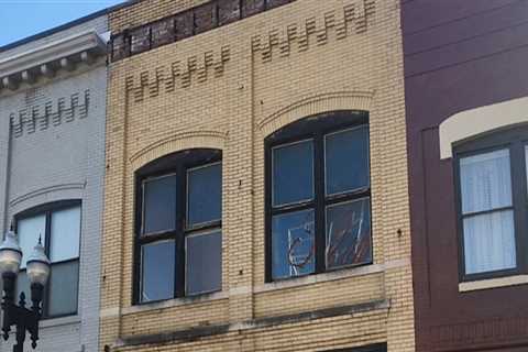 The Impact of Spanish-Language Radio Stations in Knoxville, Tennessee