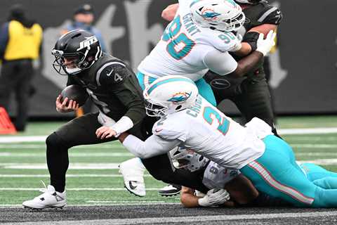 Brady Cook thrown into ‘great challenge’ in Jets debut after Tyrod Taylor injury