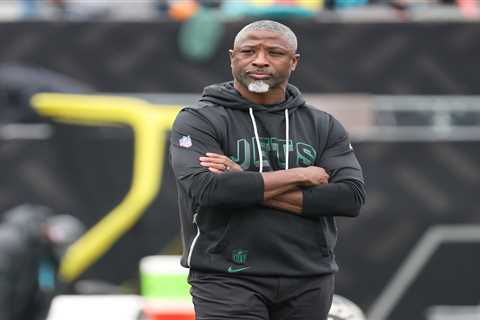 Where Aaron Glenn stands on questions over Steve Wilks’ Jets job security