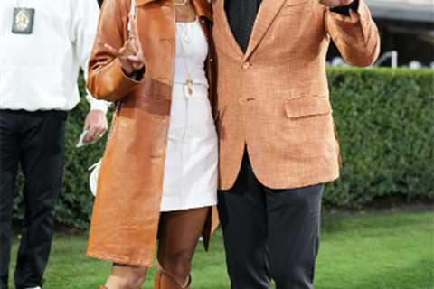 Wife of Texas coach Steve Sarkisian shares update after health scare