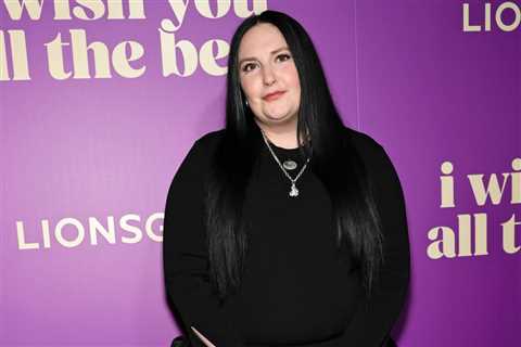 Lena Dunham Finally Got to Watch Taylor Swift’s Fiancé and Can Proclaim That She Is Now Definitely..