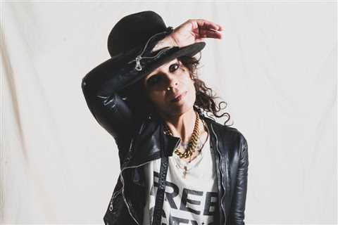 4 Non Blondes & Frontwoman Linda Perry to Release New Albums Next Year on Kill Rock Stars