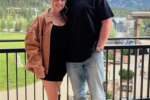 T.J. Watt’s wife gives updates on Steelers star’s collapsed lung: ‘Long hard couple of days’