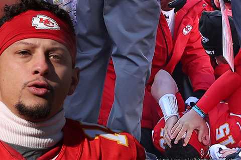 Patrick Mahomes Tears ACL in Loss to Chargers