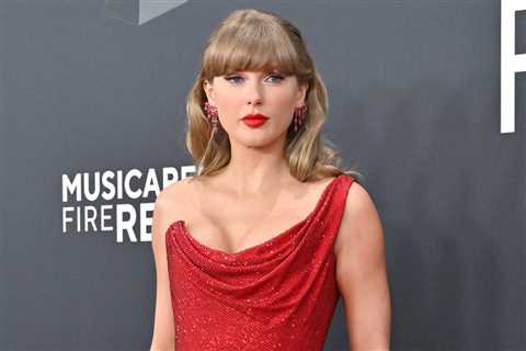 Taylor Swift Donates $1 Million to Help Feed Families in Need This Holiday Season