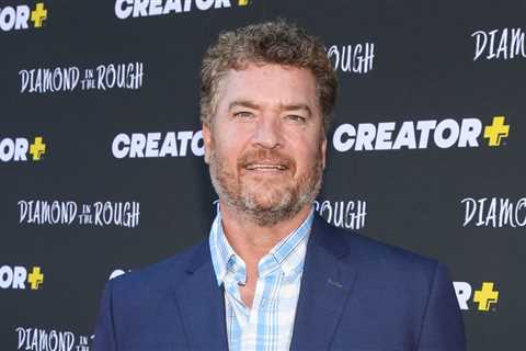 Dane Cook, Eric Stonestreet and More React to Pat Finn's Death