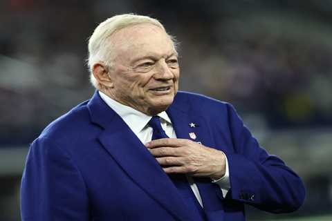 Jerry Jones went the extra mile to inspire Cowboys players before Christmas win