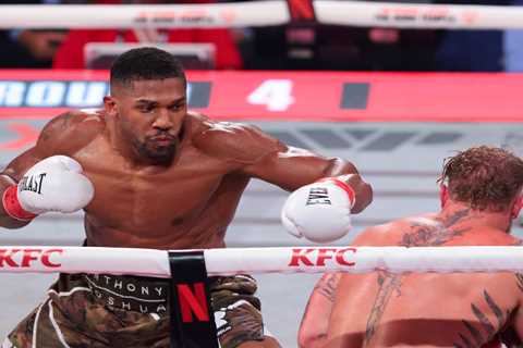 Anthony Joshua injured in car crash that kills two in Nigeria week after Jake Paul fight