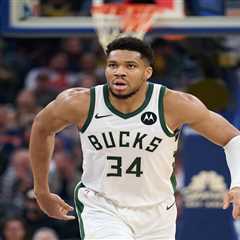 Giannis Antetokounmpo puts Bucks trade rumors to bed: ‘I’m locked in’