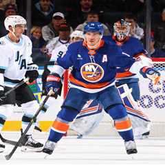Islanders leave injured Bo Horvat in New York for road trip — but that could change