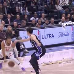 Jalen Brunson limps off court after twisting right ankle in major Knicks injury worry