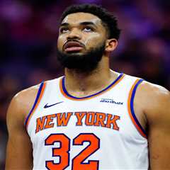 Mike Brown calls out Karl-Anthony Towns for a lazy play in Knicks’ loss