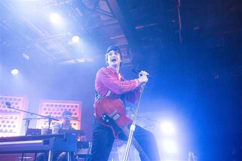 Djo Earns First Streaming Songs, Hot Rock & Alternative Songs No. 1 With ‘End of Beginning’