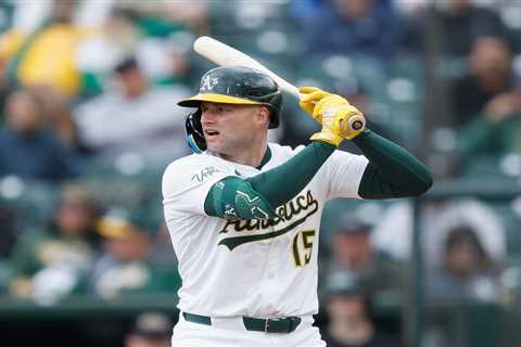 Yankees sign Seth Brown as Cody Bellinger talks linger