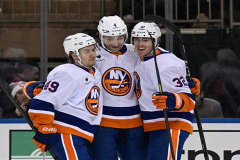 Matthew Schaefer backs up his words to lead Islanders to season sweep of Rangers