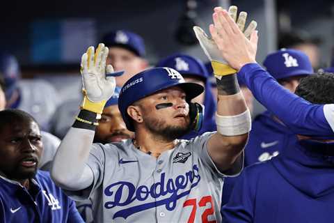 Insurance issues cost World Series hero Miguel Rojas chance at WBC