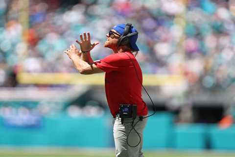 Giants set to promote Chad Hall to wide receivers coach as John Harbaugh assembles staff