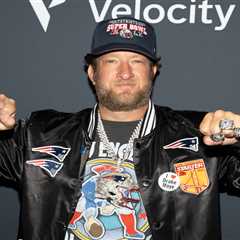 Dave Portnoy makes his triumphant return to Super Bowl after being dragged out of the last one