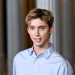 Troye Sivan’s ‘Blue Neighbourhood’ 10th Anniversary Edition Includes ‘Strawberries & Cigarettes,’..