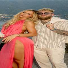 Jake Paul carries speed skating fiancée Jutta Leerdam onto private jet after stellar Olympics..