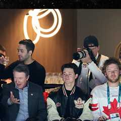 Wayne Gretzky And Tom Brady Share Suite For Olympic Hockey Game