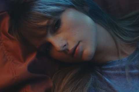 Create A Sad Playlist Using Only Taylor Swift Songs And We Can Guess Your Favorite Color