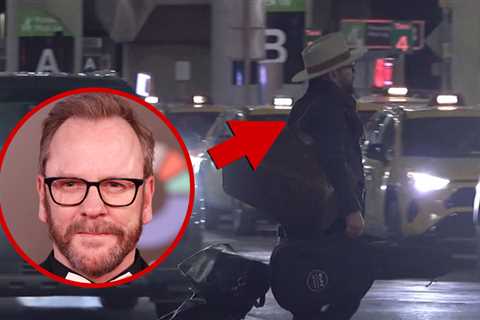 Kiefer Sutherland Pictured at Uber Pickup Lot After Alleged Ride Share Death Threat