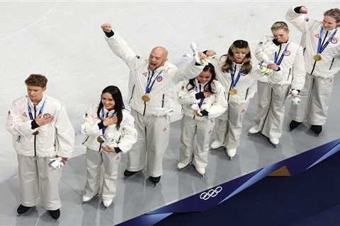 US figure skaters have skate issue in Olympic podium mistake after winning gold
