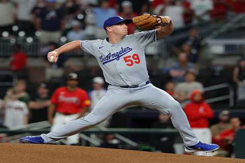 Dodgers re-sign reliever Evan Phillips