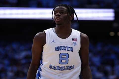 North Carolina star Caleb Wilson suffers broken hand in huge March Madness blow