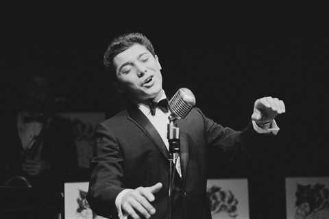 Neil Sedaka’s Biggest Billboard Hot 100 Hits: ‘Breaking Up Is Hard to Do’ & Beyond